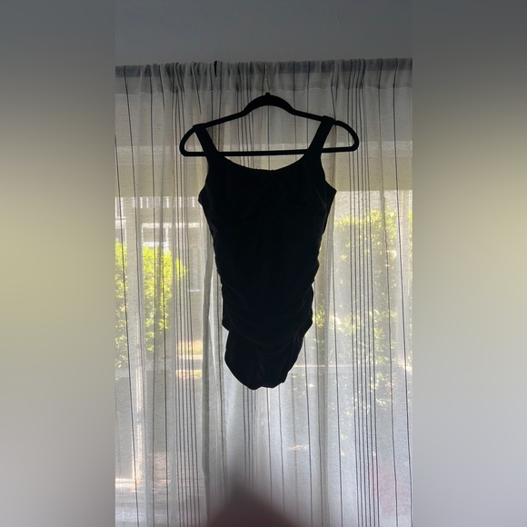 Lands End one piece bathing suit - Picture 6 of 6